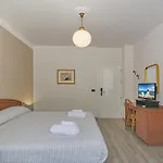 Ambra Hotel 2*
