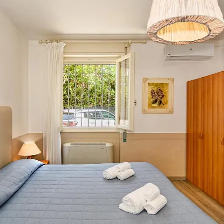 Ambra Hotel 2*