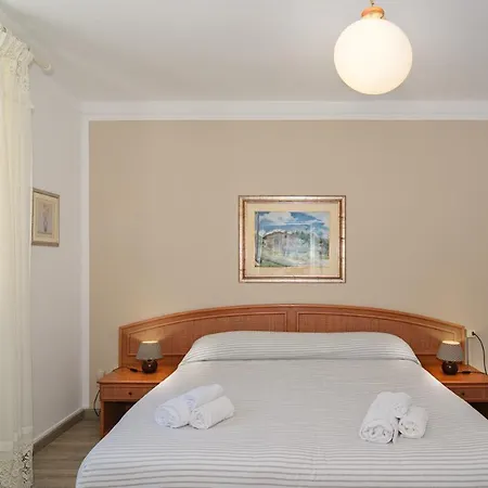 Otel Ambra 2*