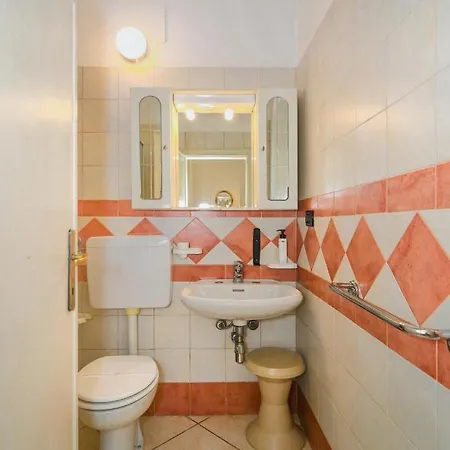 Ambra Hotel 2*