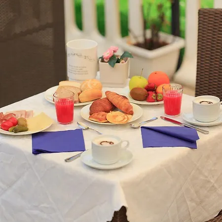 Otel Ambra 2*